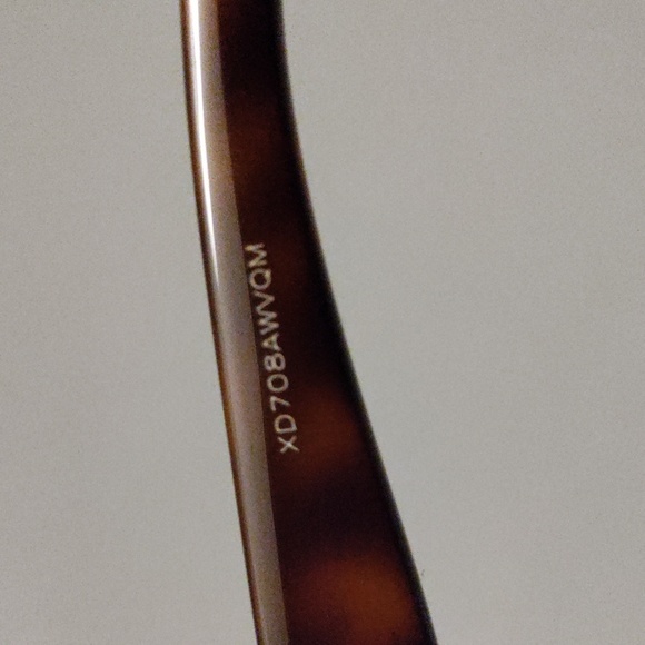 Gucci Eyeglass Frames and Case (GG0158S) - Picture 4 of 7